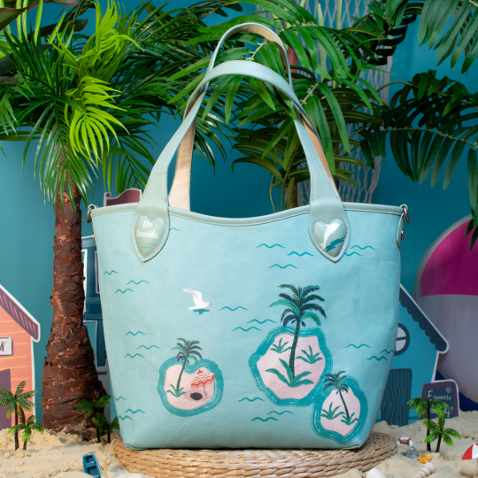 Vendula Sands Reversible Tote and Pouch